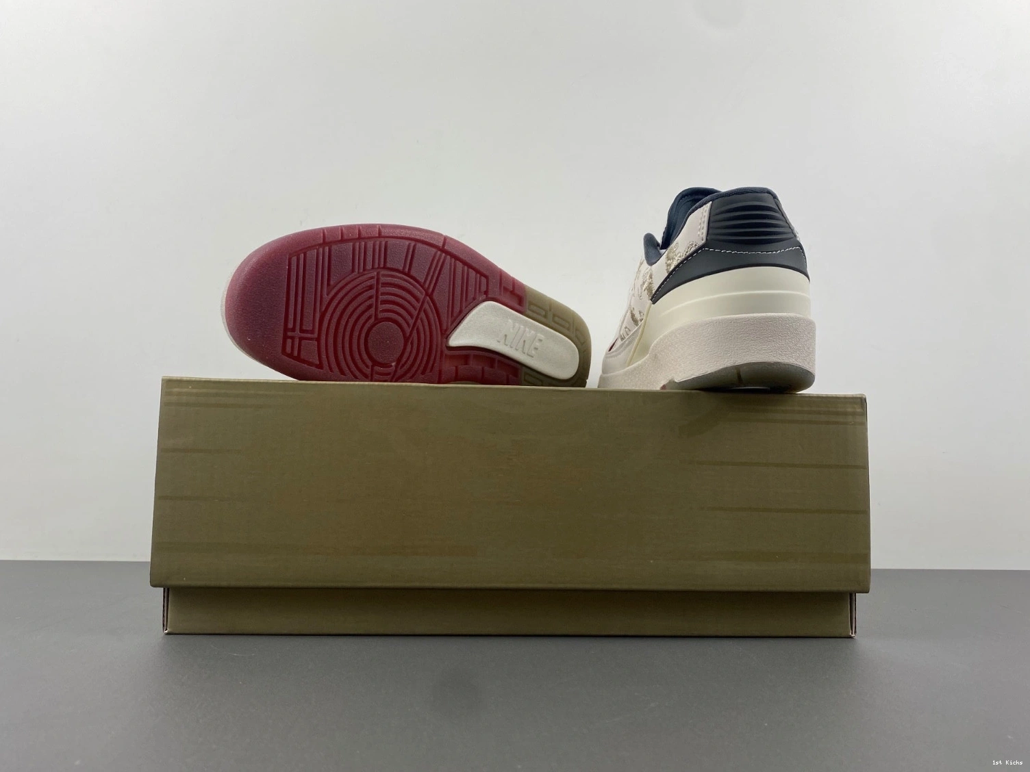 - Dragon the Retro 2 of Jordan Low Men's Year FJ3468-100 0217